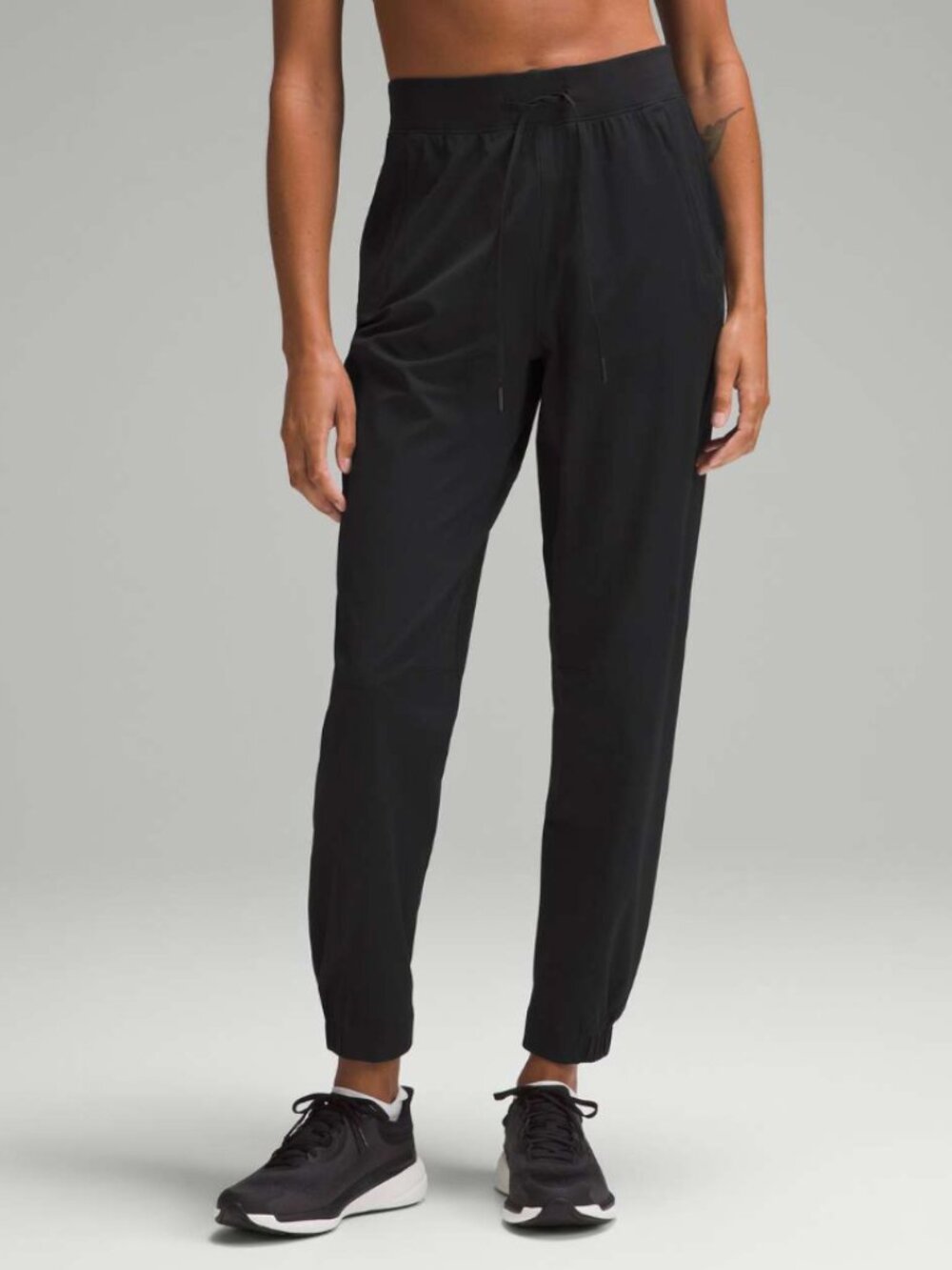 Lululemon License to Train High-Rise Pant (Size 6)